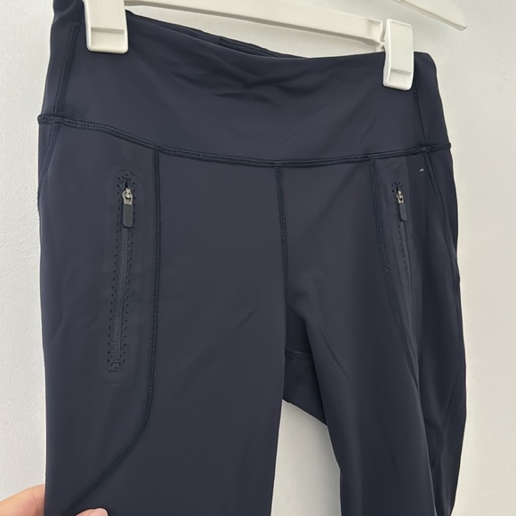 Lululemon Navy Leggings with Mesh Panels - Size 8 - Picture 3 of 4